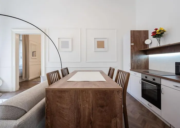 Stylish Apartment In The City Center