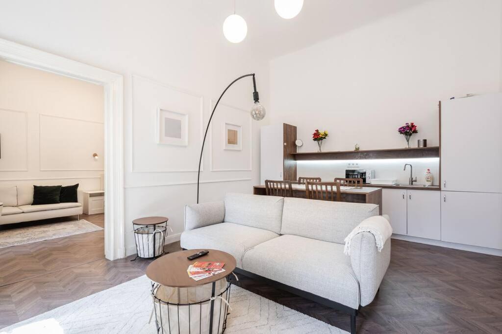 Apartment Stylish In The Center